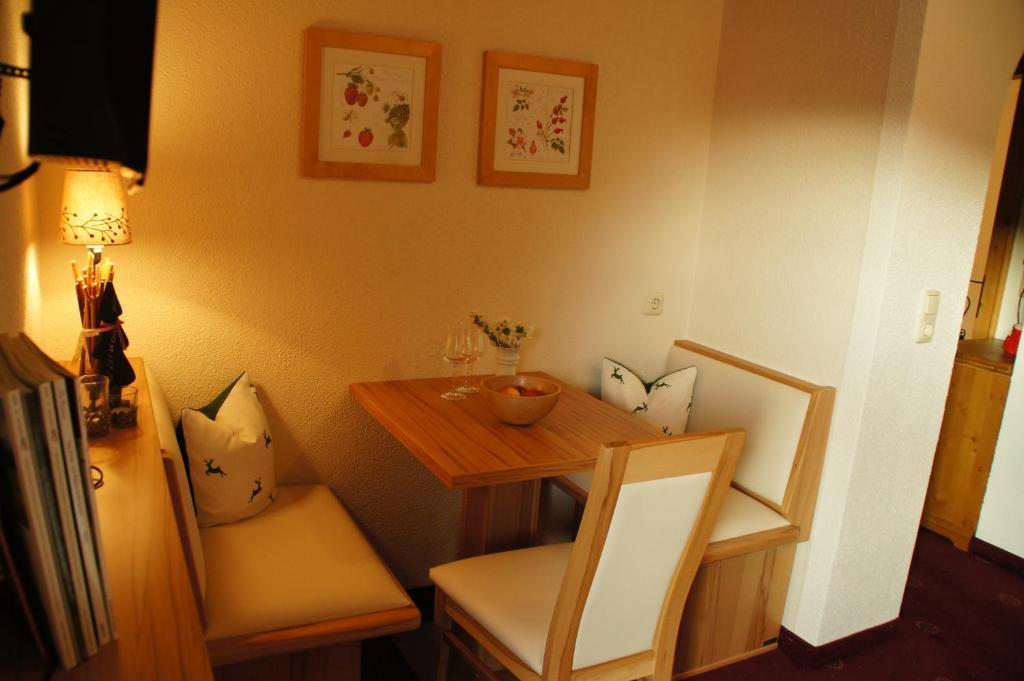 Appartment Sarlo Σανκτ Αντόν αμ Άλμπεργκ Δωμάτιο φωτογραφία